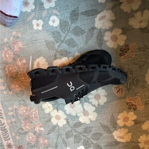 ON Men's Black Athletic Shoes